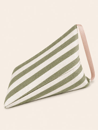 Puff de exterior de rayas verde y crudo.